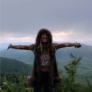 Meet your Posher, Allura